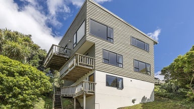 28 Hudson Street, Island Bay, Wellington - Carousel 1
