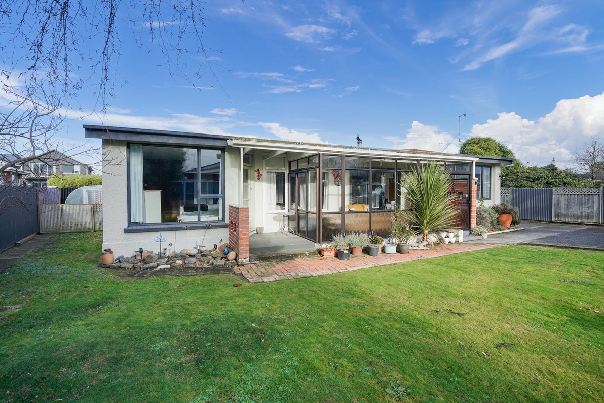 105 Avenal Street, Avenal, Invercargill - Carousel 1