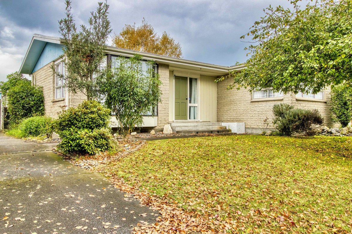 17 Amundsen Avenue, Flaxmere, Hastings - Carousel 1