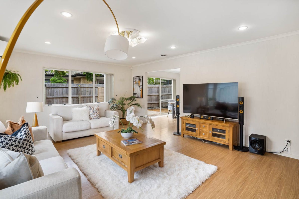 44 Stellamaris Way, Northpark, Auckland - Carousel 2