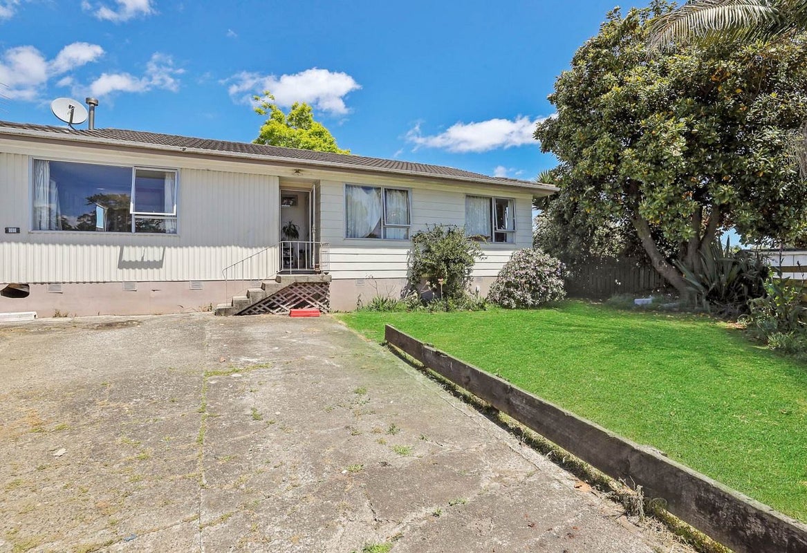 27 Hyperion Drive, Randwick Park, Auckland - Carousel 1