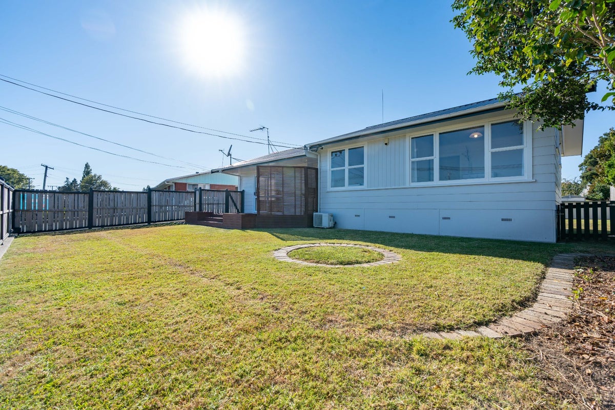 17 Fitzroy Avenue, Fitzroy, Hamilton - Carousel 2