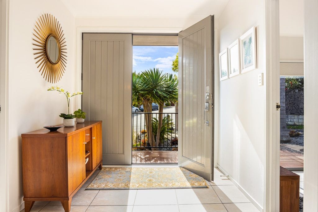 23 Pokapu Street, Titirangi, Auckland - Carousel 2