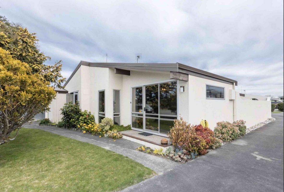 1/26 Auckland Road, GREENMEADOWS, NAPIER - Carousel 1