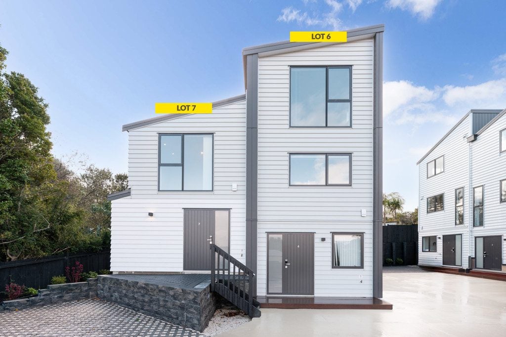 7/13 Crosby Road, West Harbour, Auckland - Carousel 1