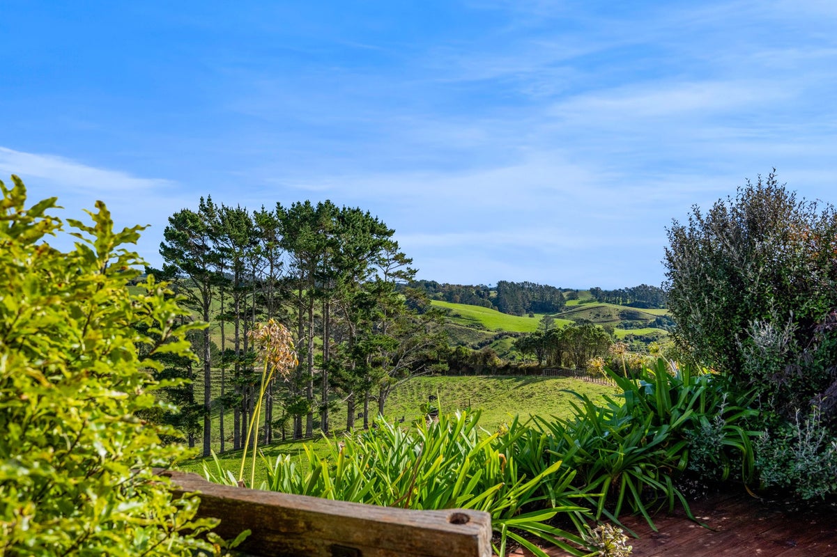 402 Hursthouse Road, Tarurutangi, Inglewood - Carousel 39
