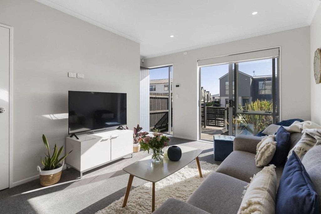 12 Tarakoi Road, Hobsonville, Auckland - Carousel 2