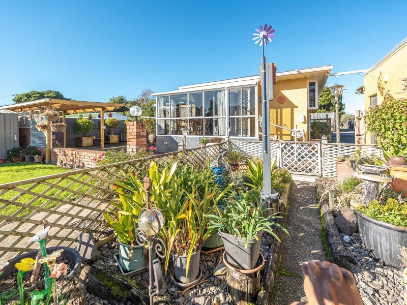 29 Raine Street, Whanganui East, Whanganui - Carousel 2