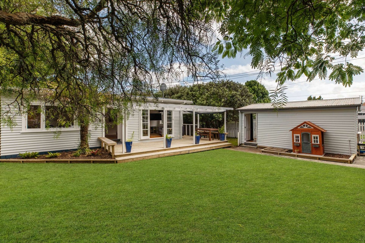 1/26 Trentham Rd, Papakura, Papakura - Carousel 1