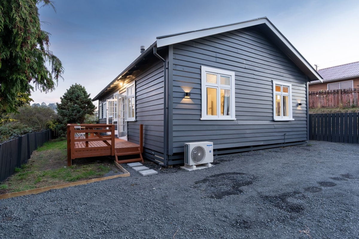 4 Penrich Street, Abbotsford, Dunedin - Carousel 2
