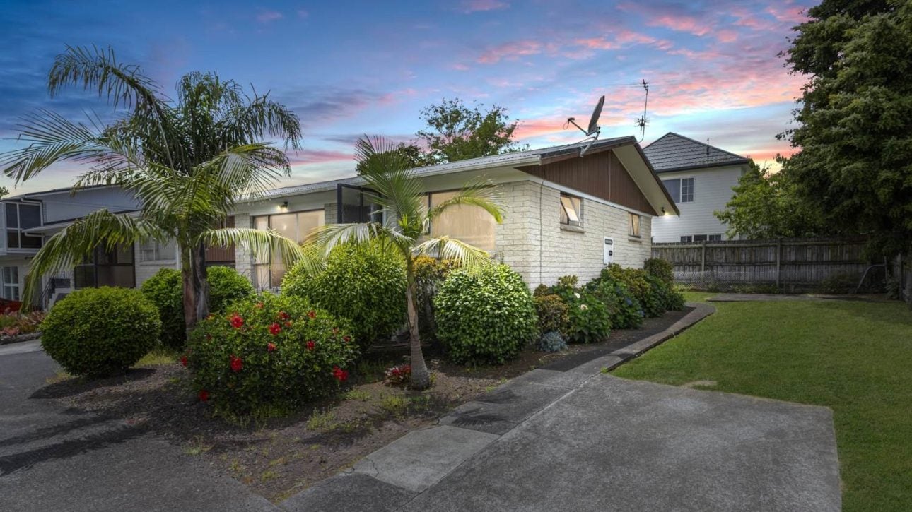 14A Methuen Road, Avondale, Auckland - Carousel 1