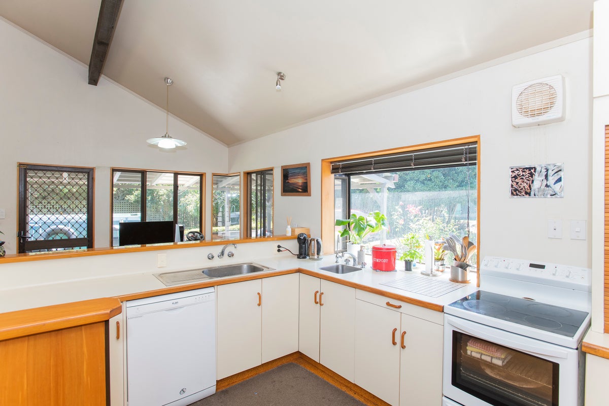 653 Nelson Road, Makauri, Gisborne - Carousel 2