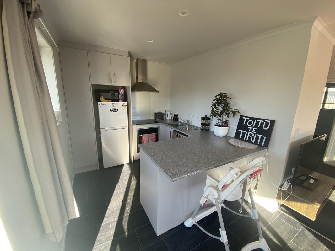 17 Slim Street, Bader, Hamilton - Carousel 2