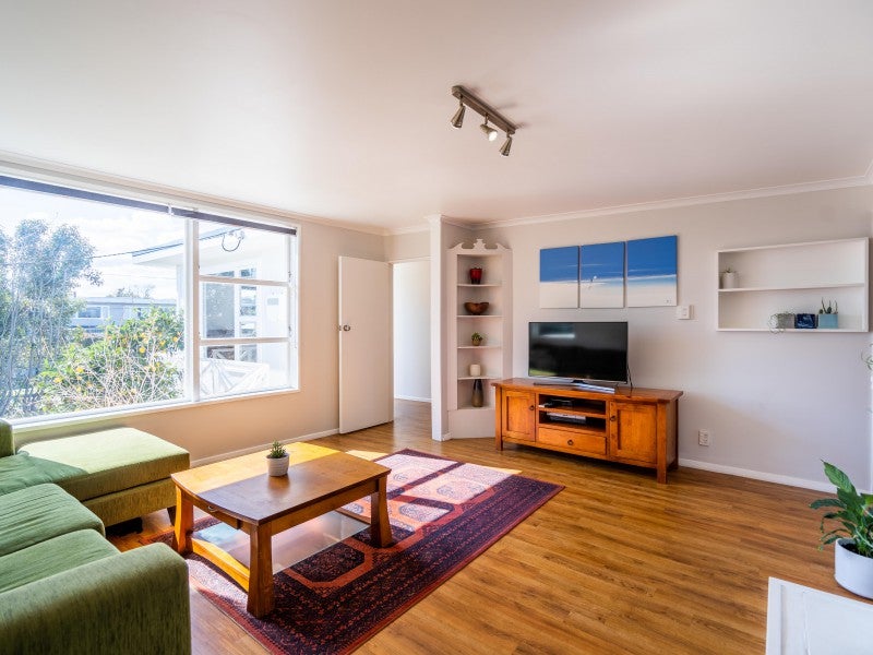 17 Kaka Road, Raumati Beach, Paraparaumu - Carousel 2