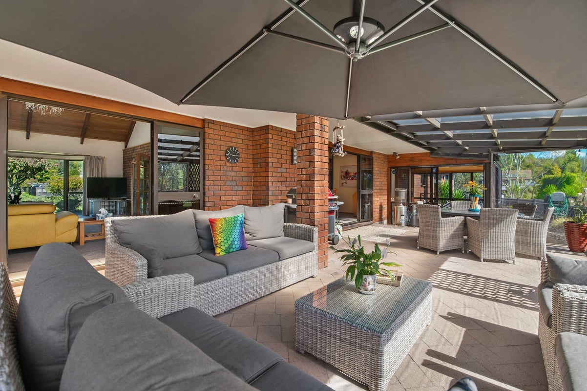 12 Walford Drive, Lynmore, Rotorua - Carousel 2