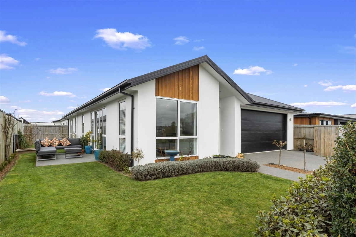 36 Borderdale Street, Belfast, Christchurch - Carousel 2