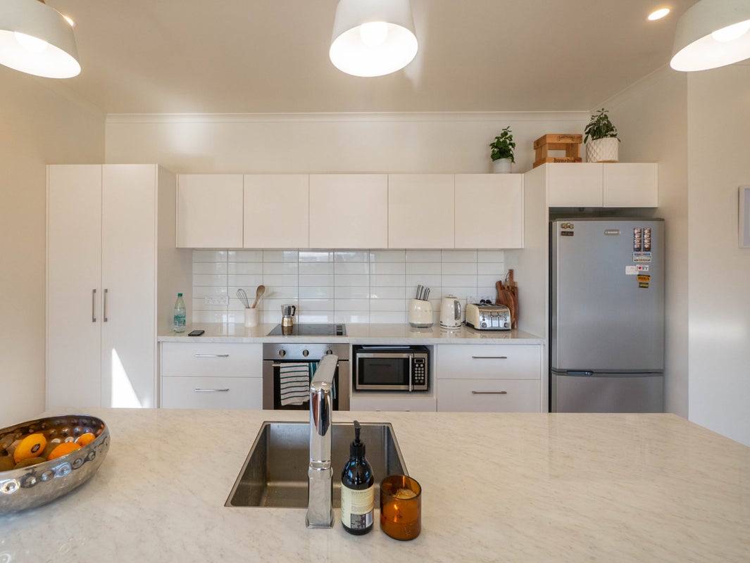 24B Hargest Crescent, Saint Kilda, Dunedin - Carousel 2