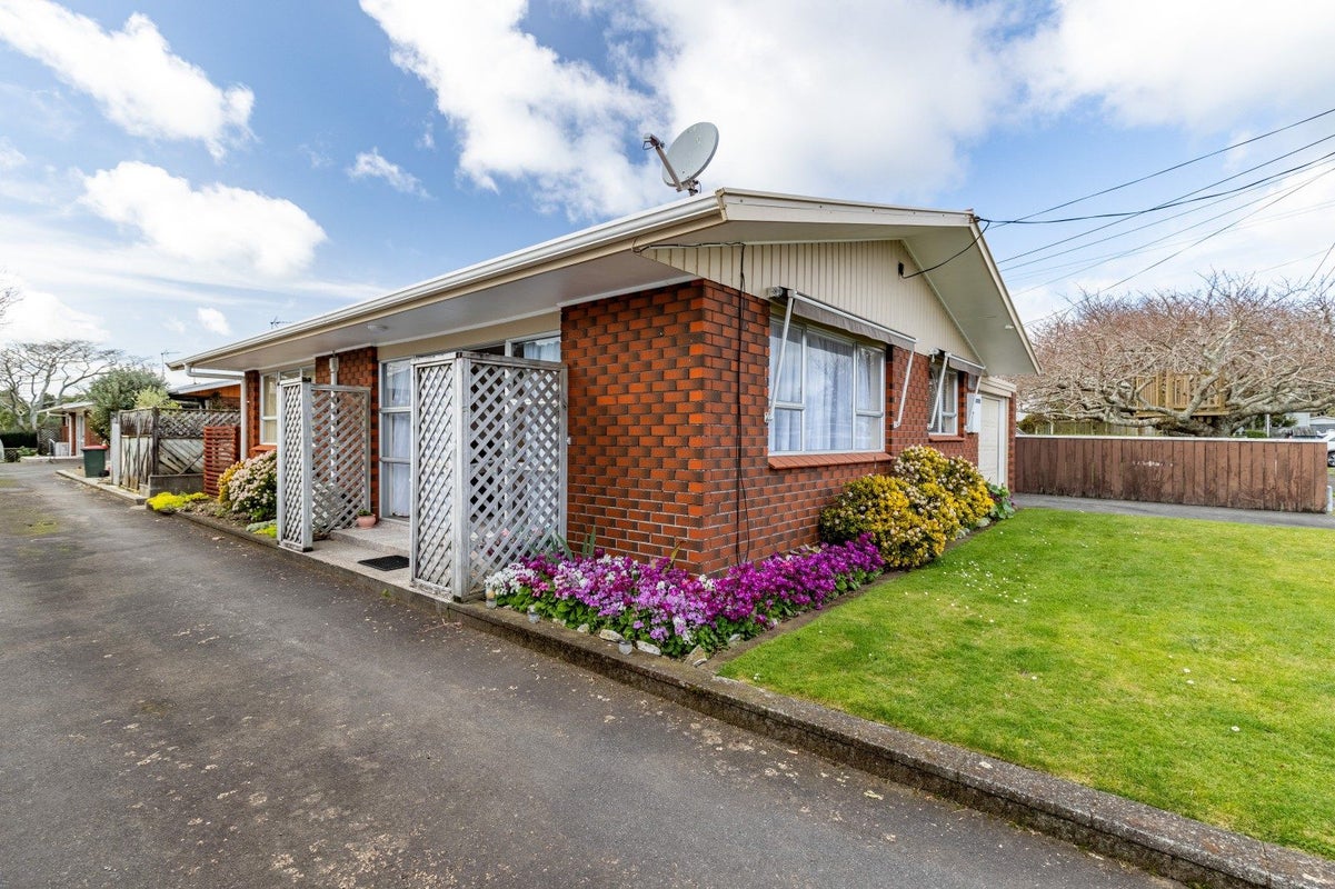 1/19 Norman Street, Lower Vogeltown, New Plymouth - Carousel 1