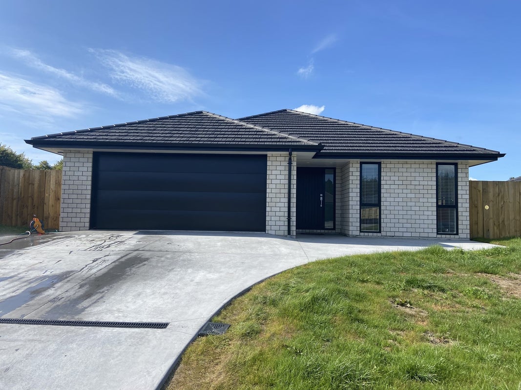 6 Whatumairangi Way, Owhata, Rotorua - Carousel 1