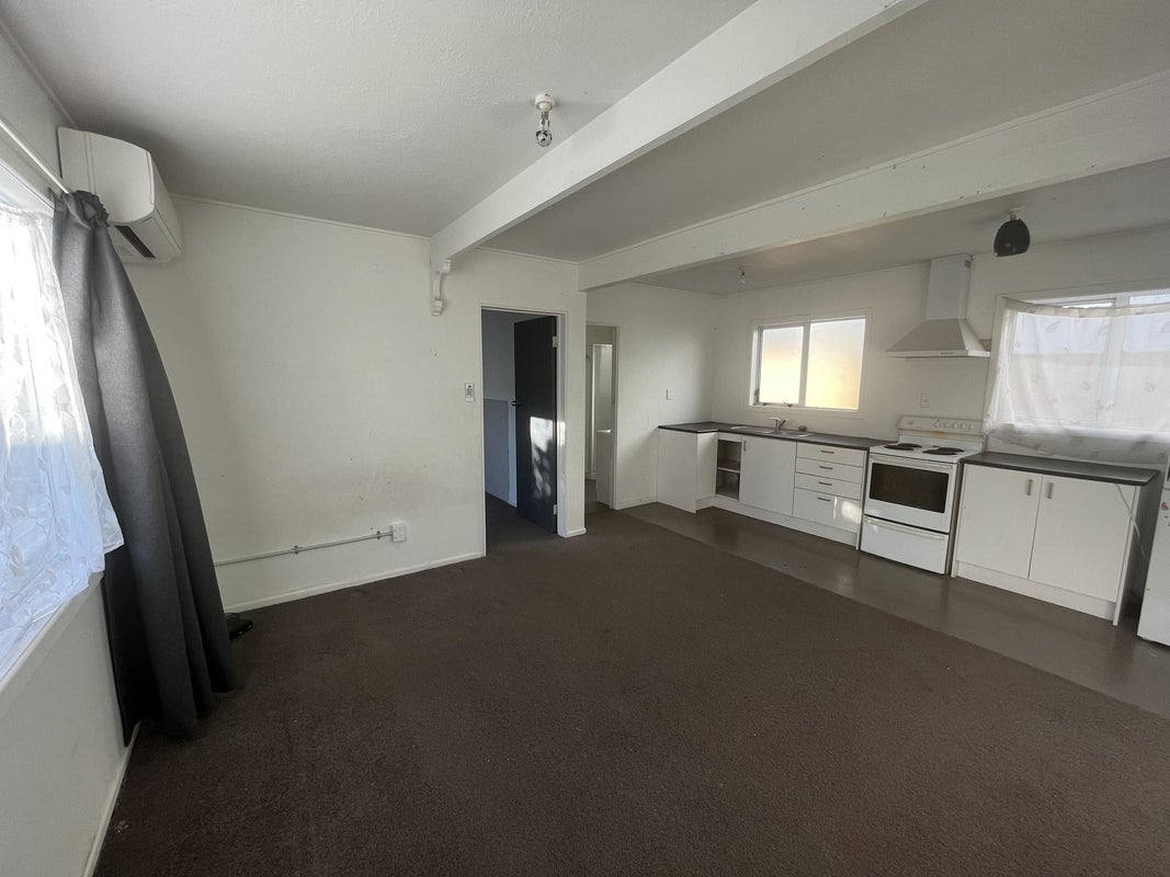 3/93 RANDWICK CRES, Moera, Lower Hutt - Carousel 1