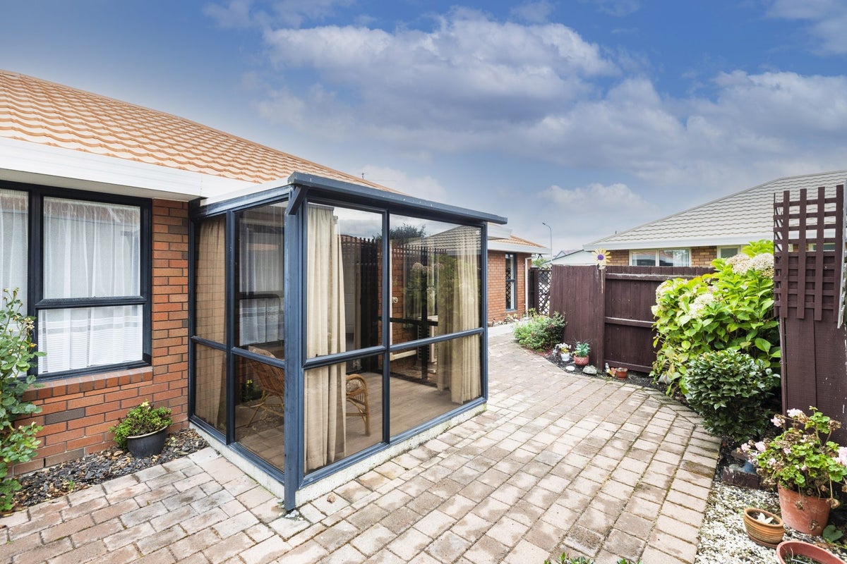 2/3 Apollo Place, Papanui, Christchurch - Carousel 1