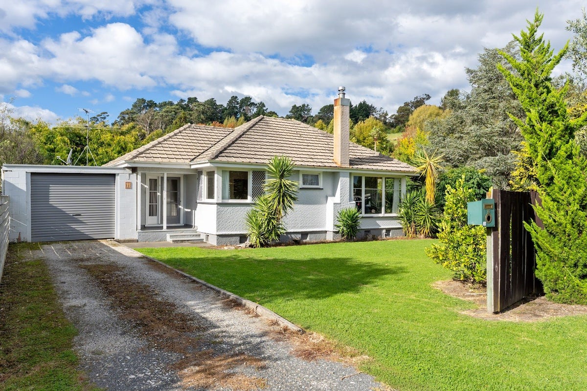 11 Oswald Street, Mangapapa, Gisborne - Carousel 1