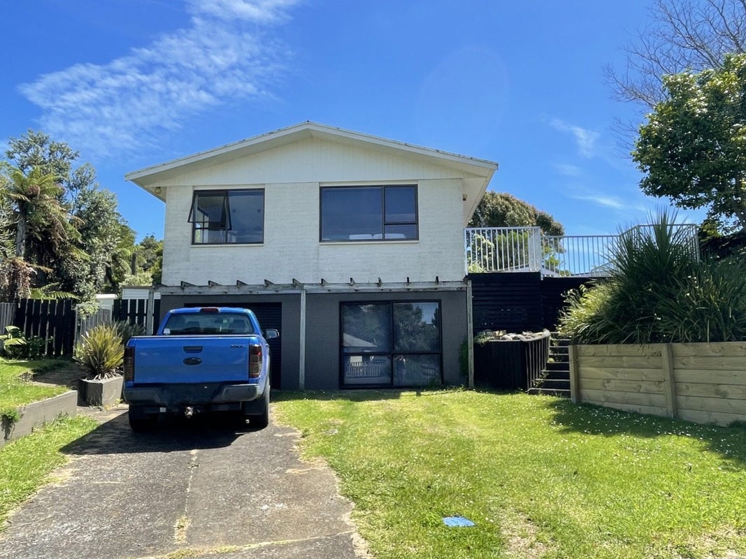 79 Riversdale Drive, Merrilands, New Plymouth - Carousel 1