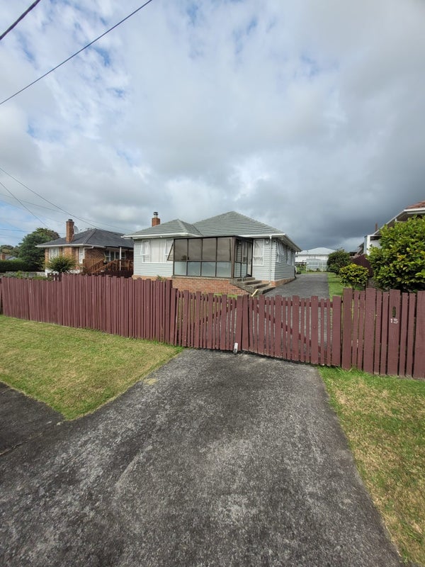 15 Tiki Street, New Lynn, Auckland - Carousel 2
