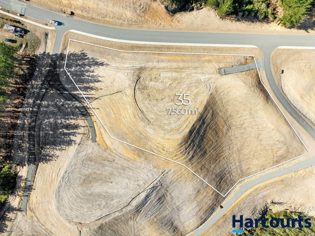 35 Eban Road, Redwood Valley - Carousel 1