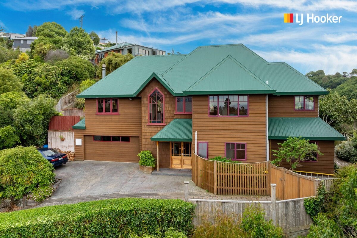 20 Reynolds Street, The Glen, Dunedin - Carousel 1