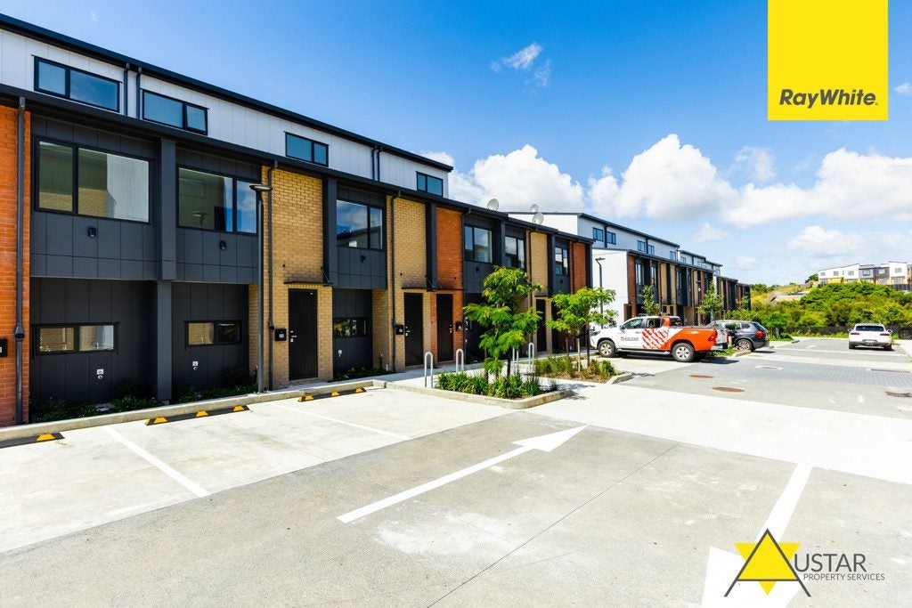 15 Parkwood Avenue, Westgate, Auckland - Carousel 17