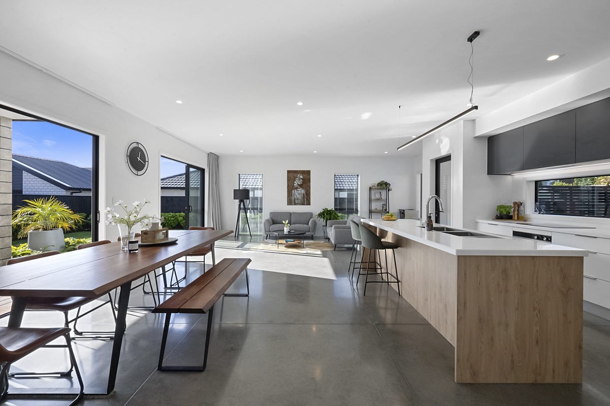 5 Vogue Circle, Vogeltown, New Plymouth - Carousel 2