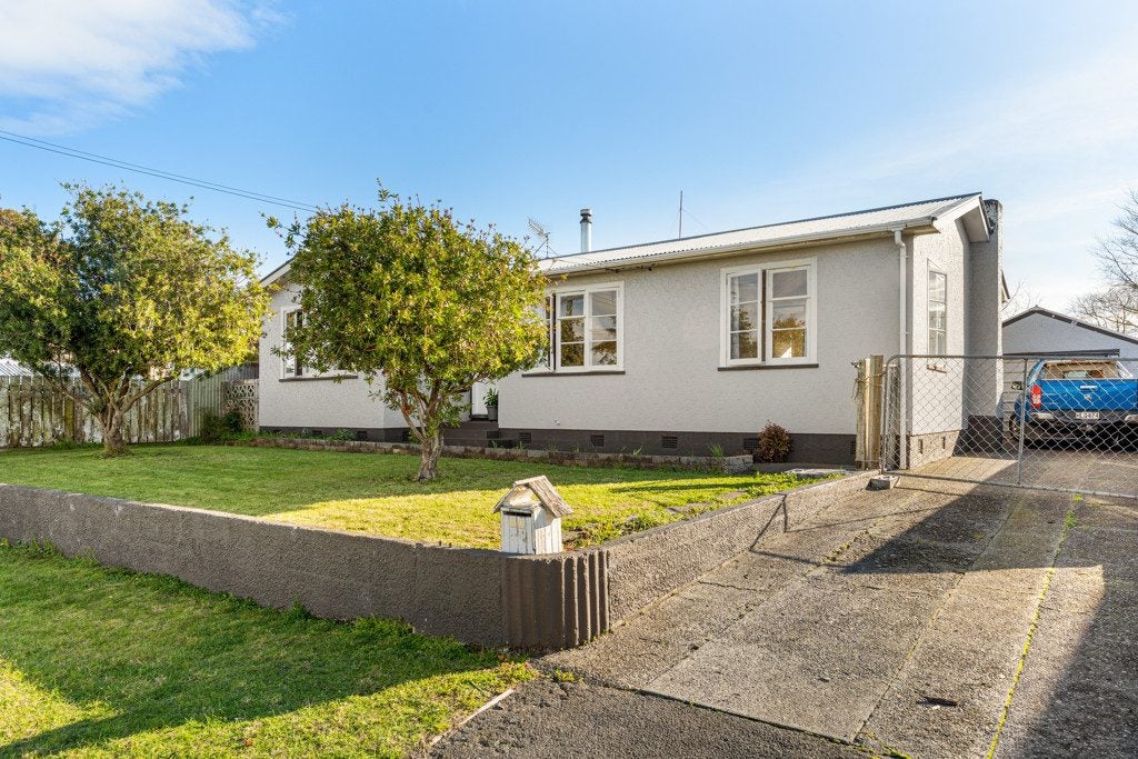 12 Burns Street, Tawhero, Whanganui - Carousel 2