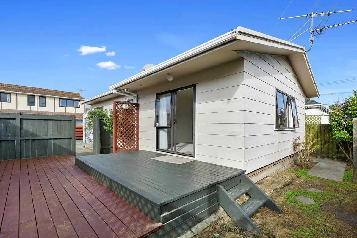 2/65 Wakefield Street, Alicetown, Lower Hutt - Carousel 11