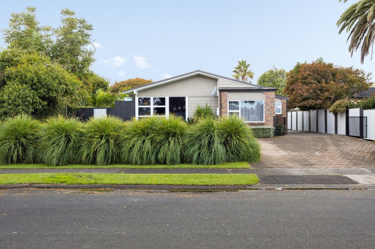 24 Fuchsia Avenue, Pukete, Hamilton - Carousel 2