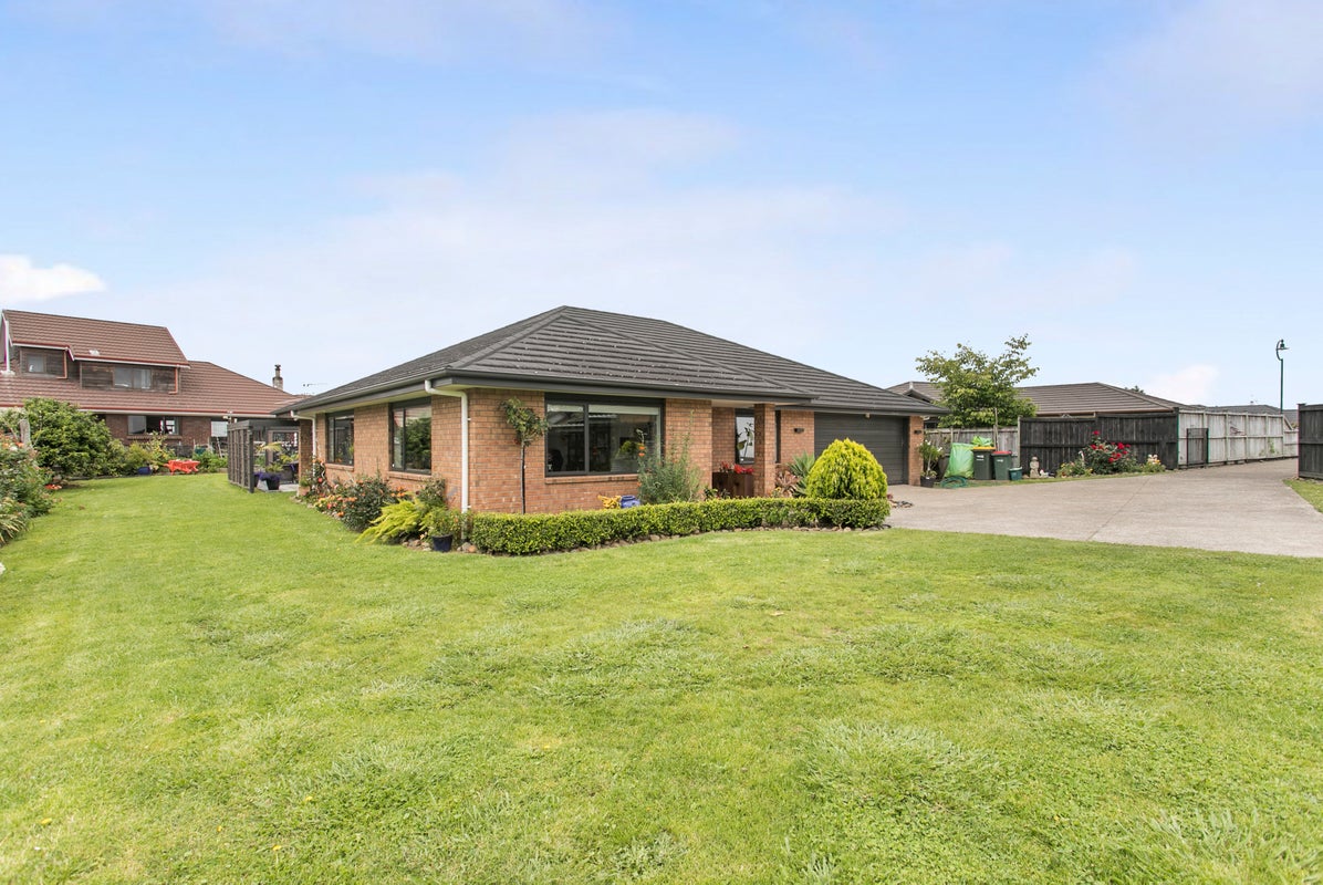 13 Drumkeen Place, Rosehill, Papakura - Carousel 2