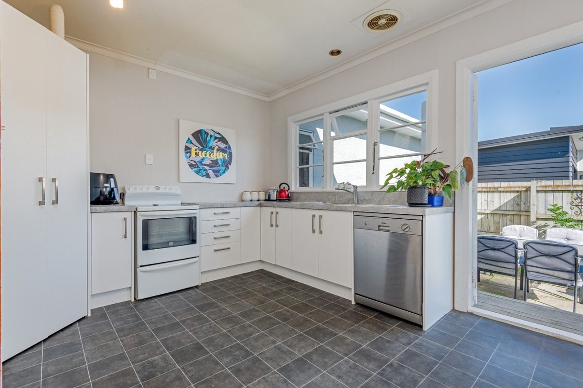 169 College Street, Awapuni, Palmerston North - Carousel 2