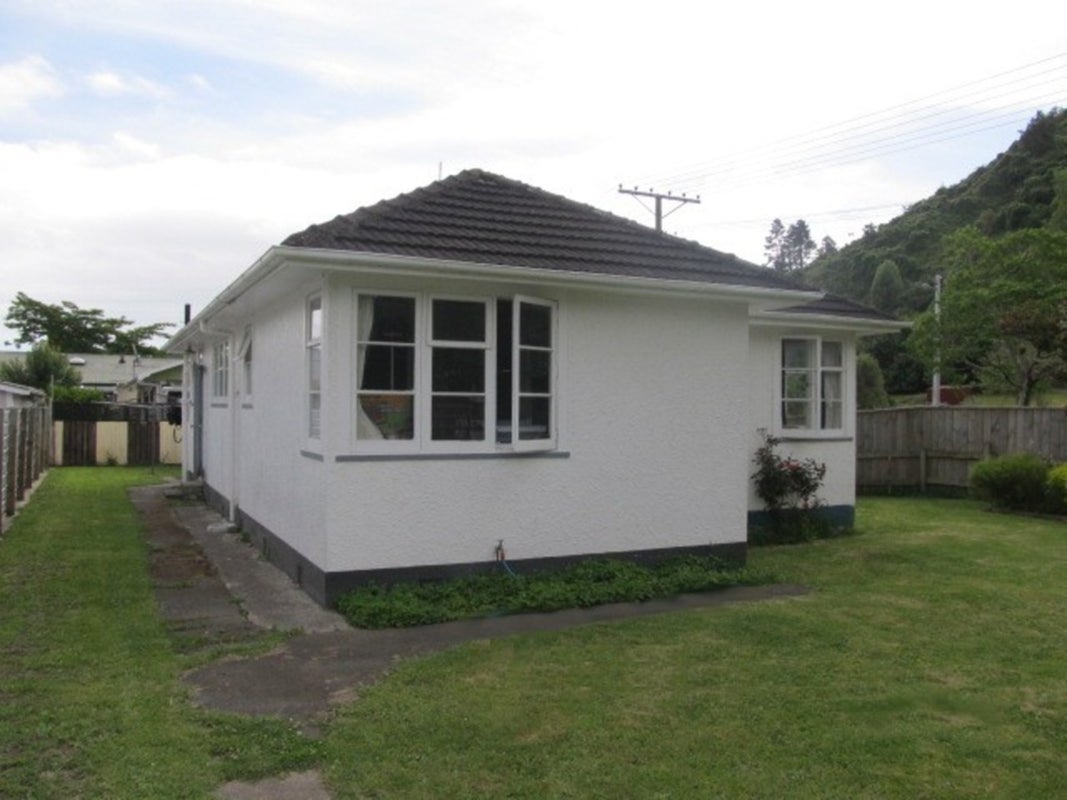 51 Lewis Avenue, Aramoho, Whanganui - Carousel 1