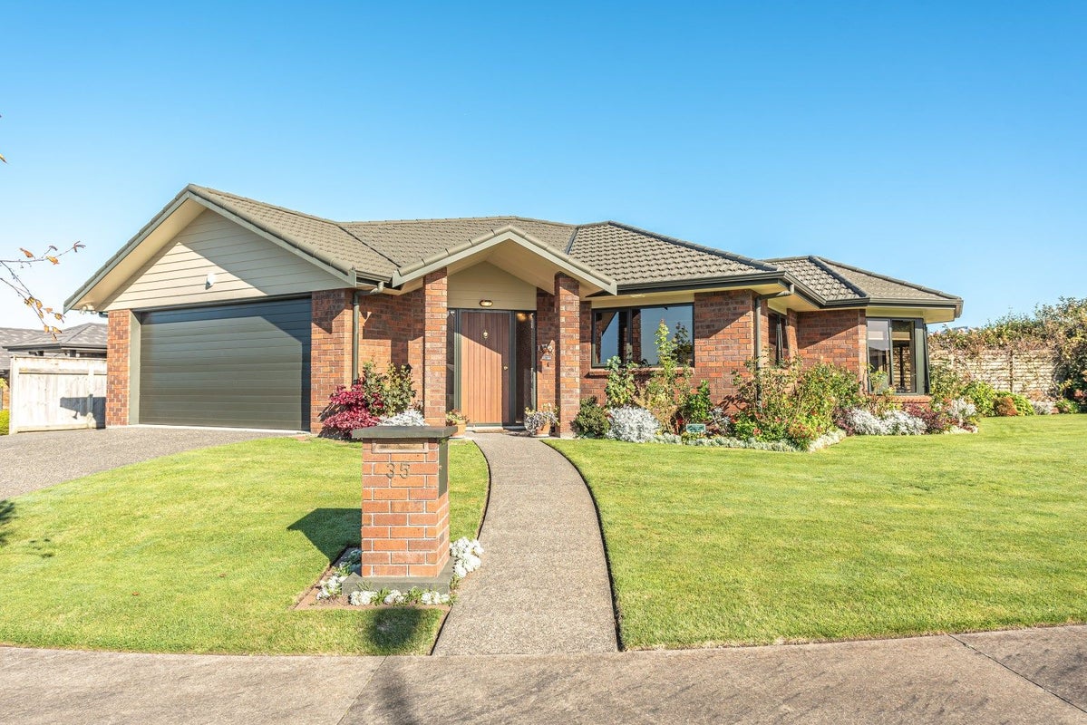 35 Edith Collier Drive, Otamatea, Whanganui - Carousel 1