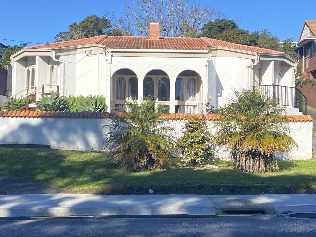 1/10 Ramsgate Terrace, Mairangi Bay, Auckland - Carousel 1