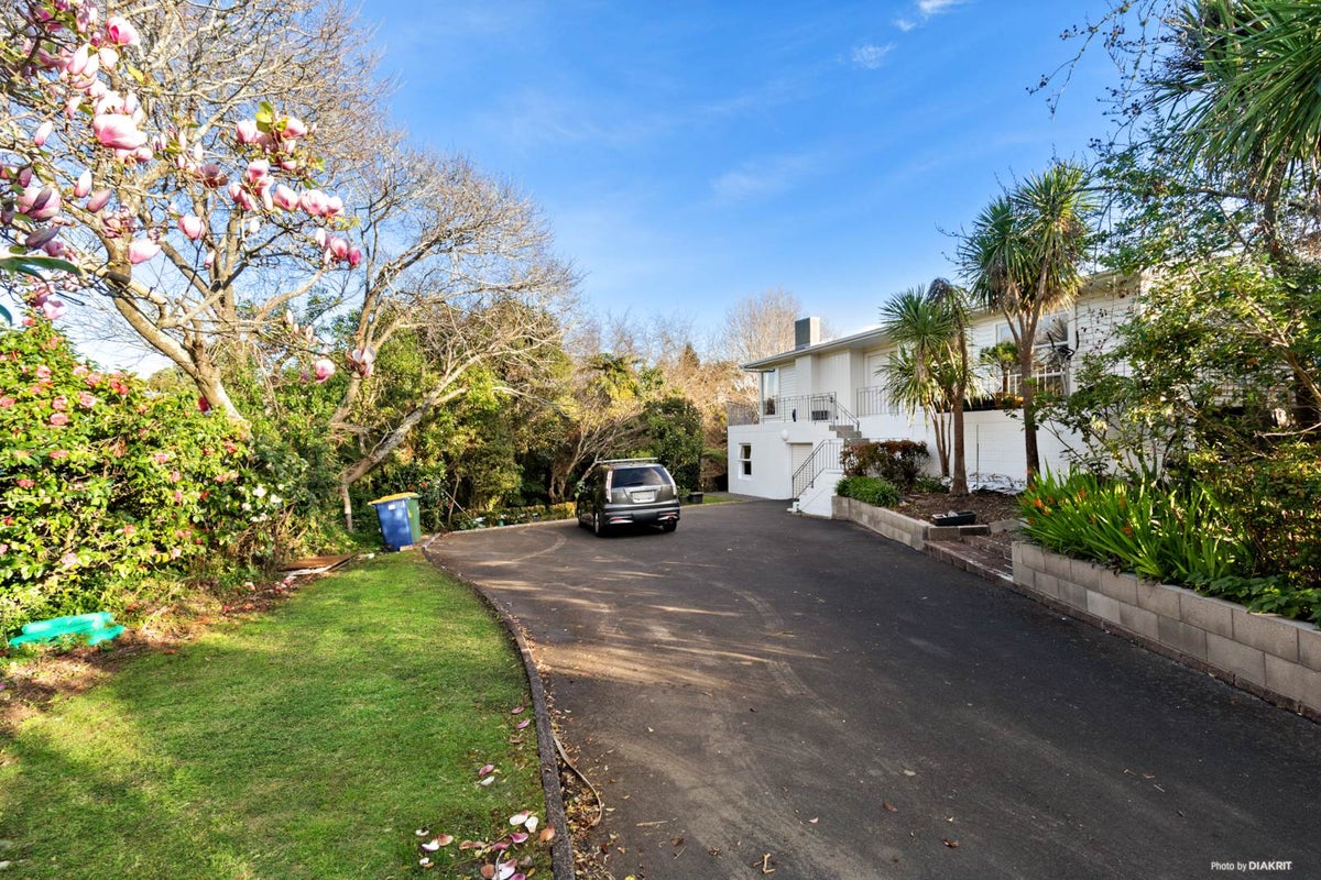 22 James Evans Drive, Northcote, Auckland - Carousel 2