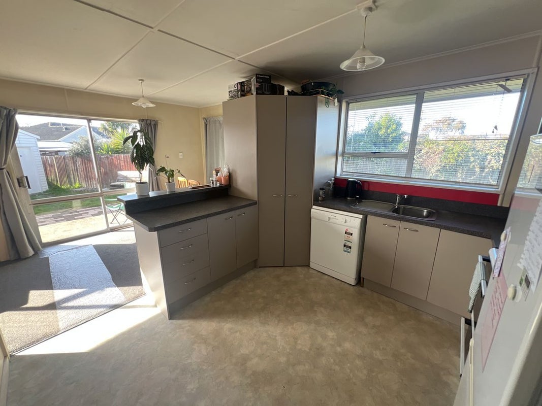 25B Medina Crescent, Parklands, Christchurch - Carousel 2