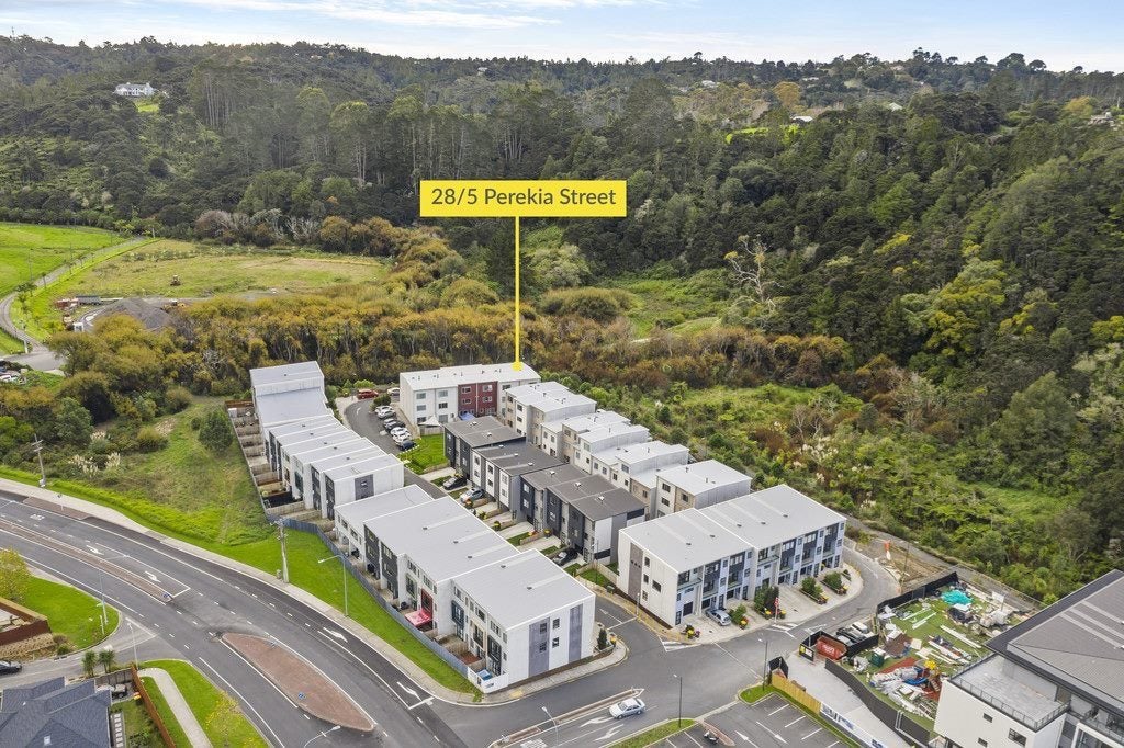 28/5 Perekia Street, Albany, Auckland - Carousel 15