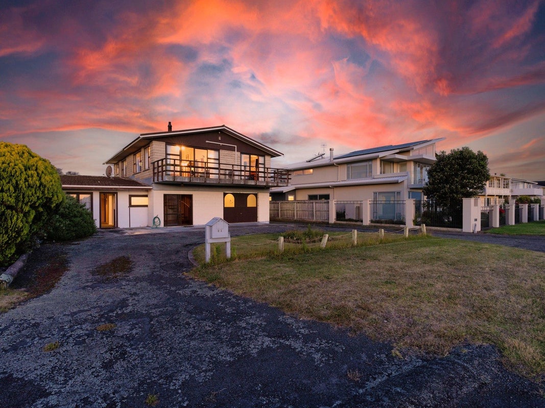 21 Hartley Street, Foxton Beach, Foxton - Carousel 1