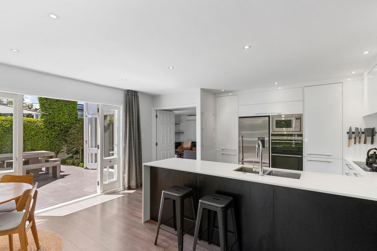 1A Brookland Place, Remuera, Auckland - Carousel 2