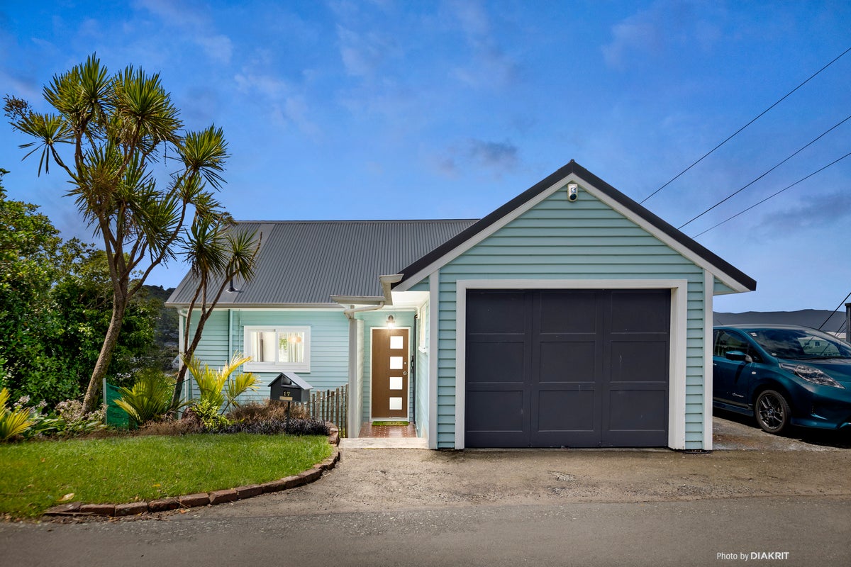 17 Espin Crescent, Karori, Wellington - Carousel 1