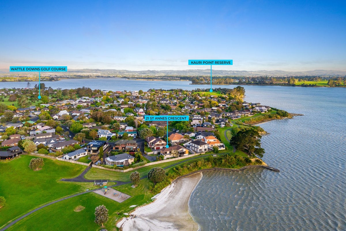 21 St Annes Crescent, Wattle Downs, Auckland - Carousel 1
