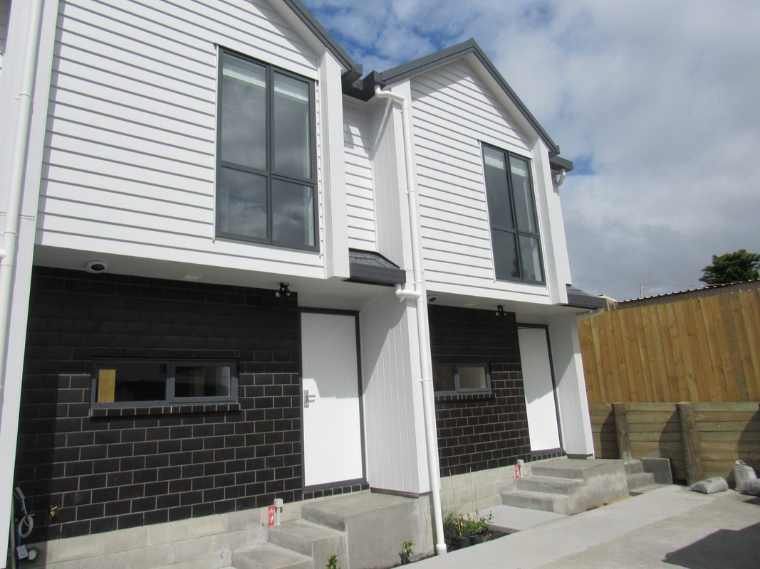 3/4 Arlington Street, Waterview, Auckland - Carousel 1