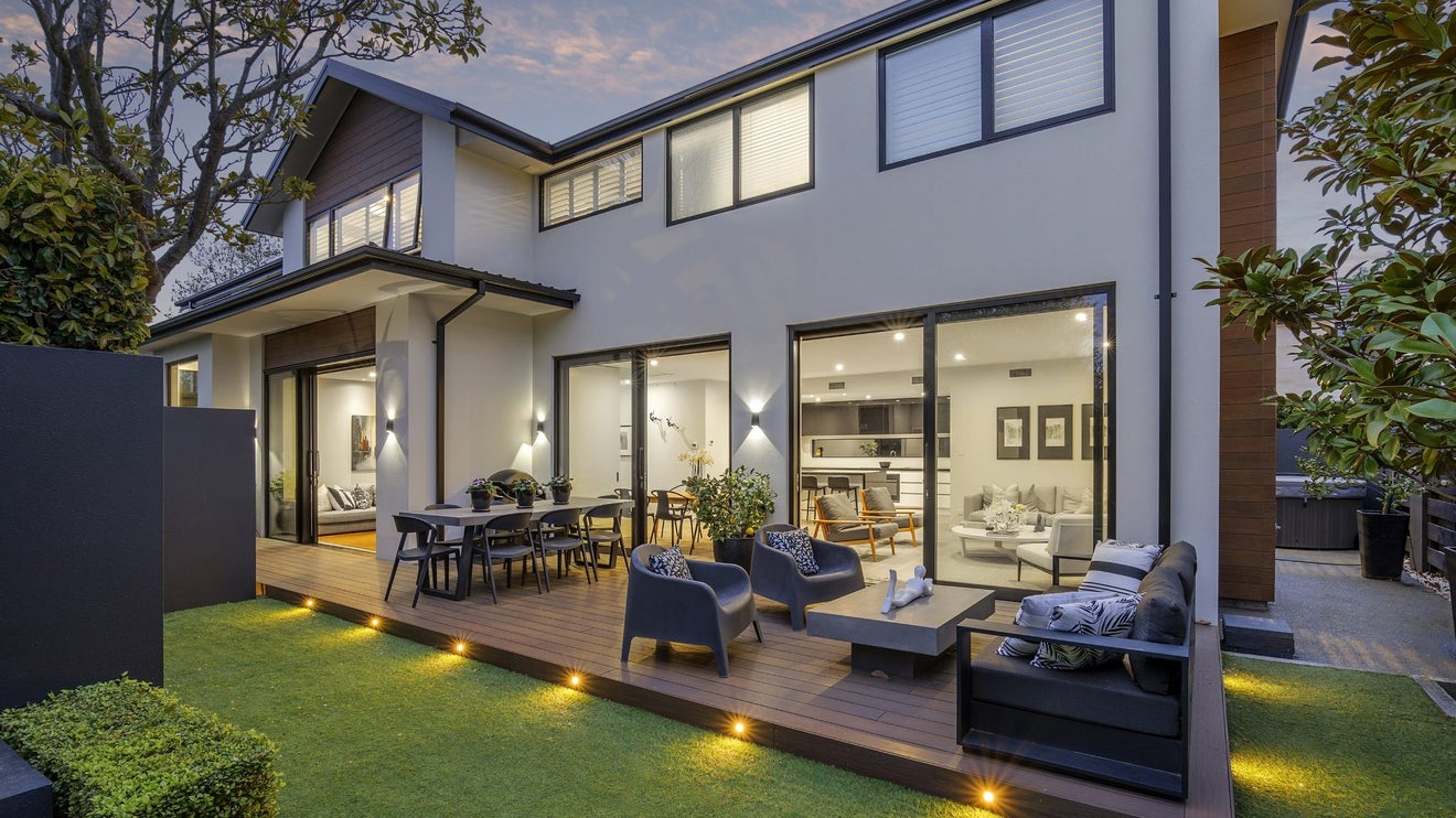 2/28 Jeffreys Road, Fendalton, Christchurch - Carousel 1