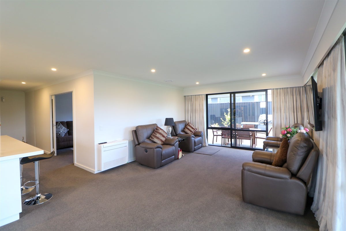 42 Lazarette Loop, Gleniti, Timaru - Carousel 1